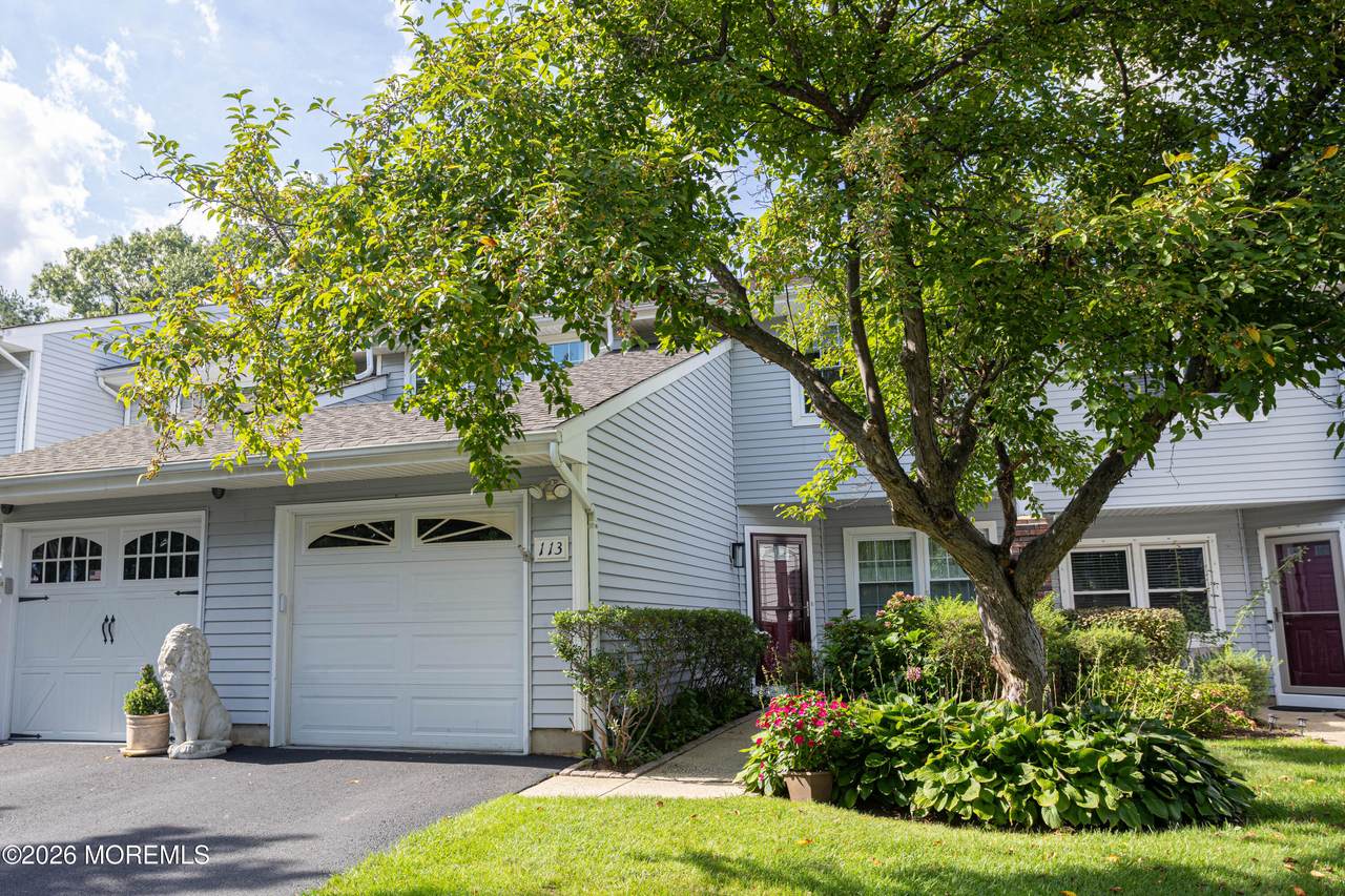 113 Woodmere Drive - Photo 1