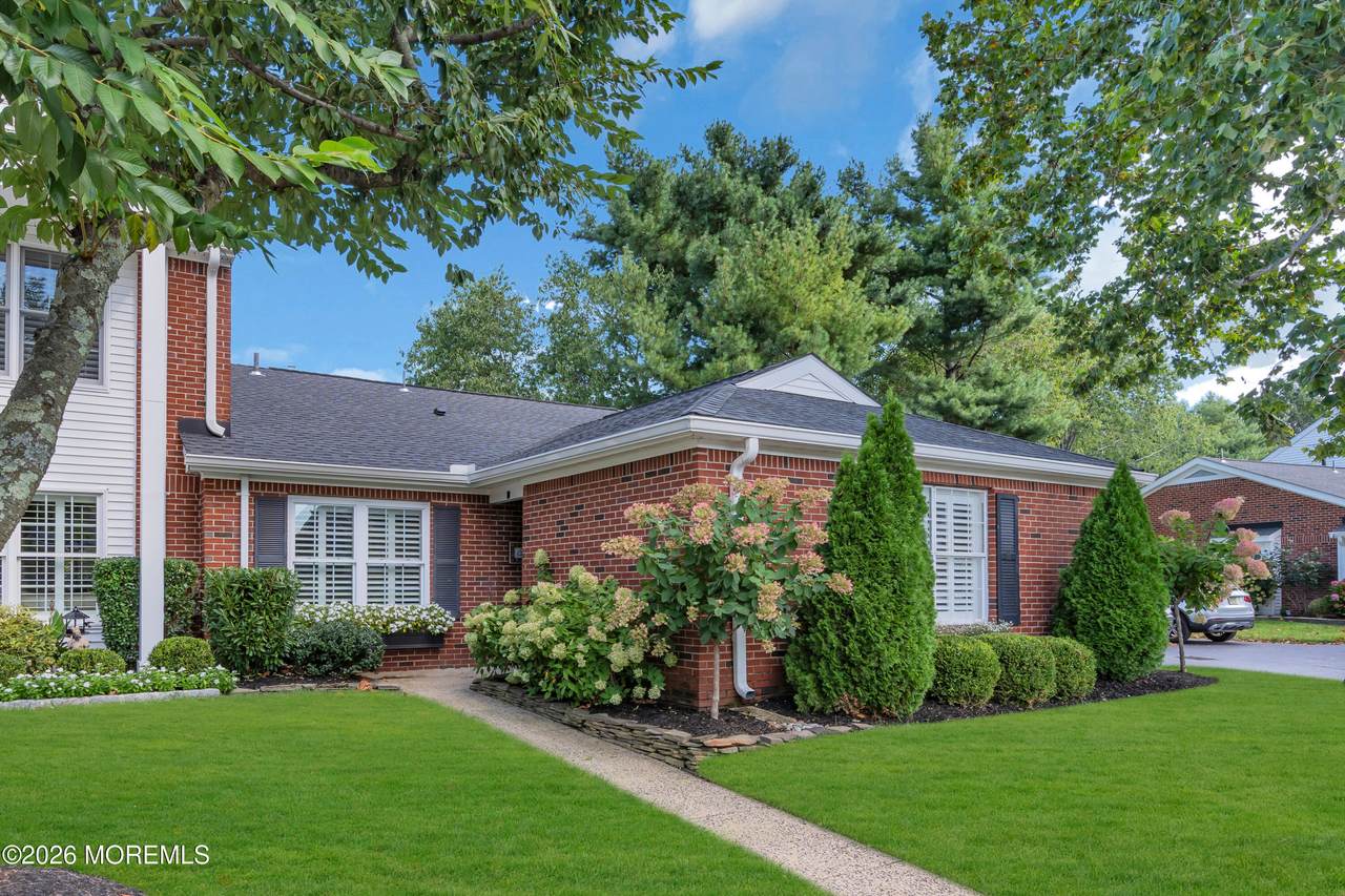 10 Dogwood Court - Photo 1