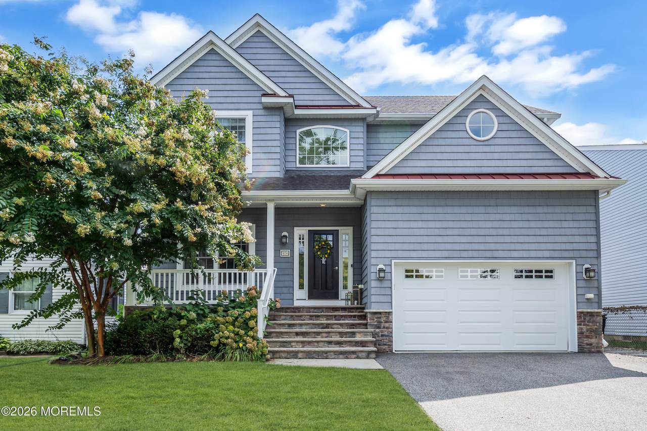 624 Delaware Avenue - Photo 1