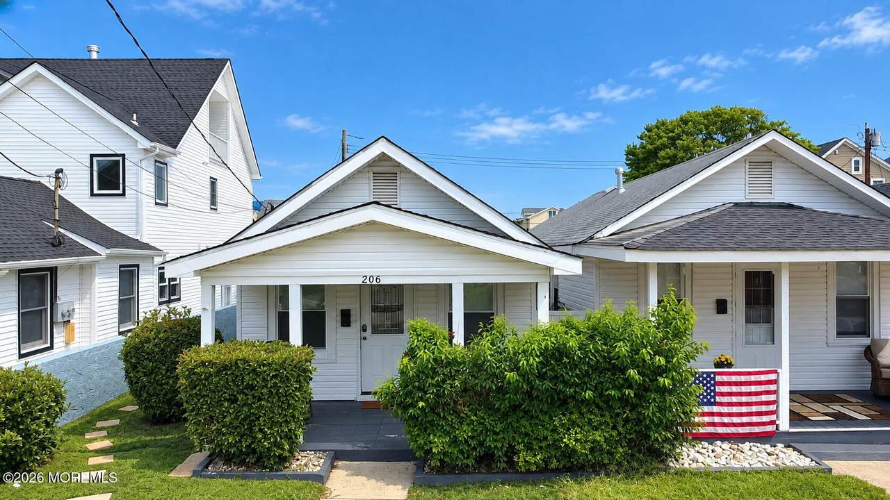 206 16th Avenue - Photo 1