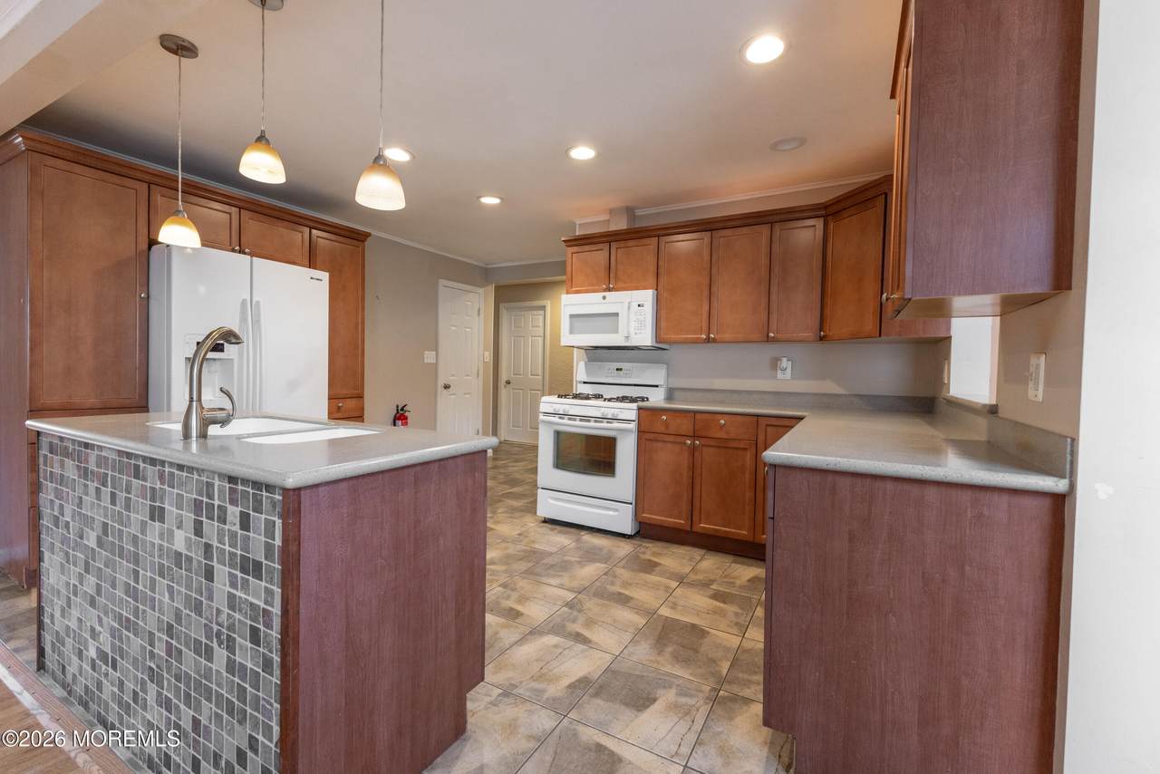 https://bt-photos.global.ssl.fastly.net/monmouth/1280_boomver_1_22629953-2.jpg