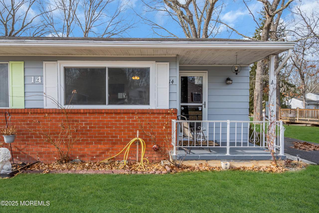 14 Nebraska Drive - Photo 1