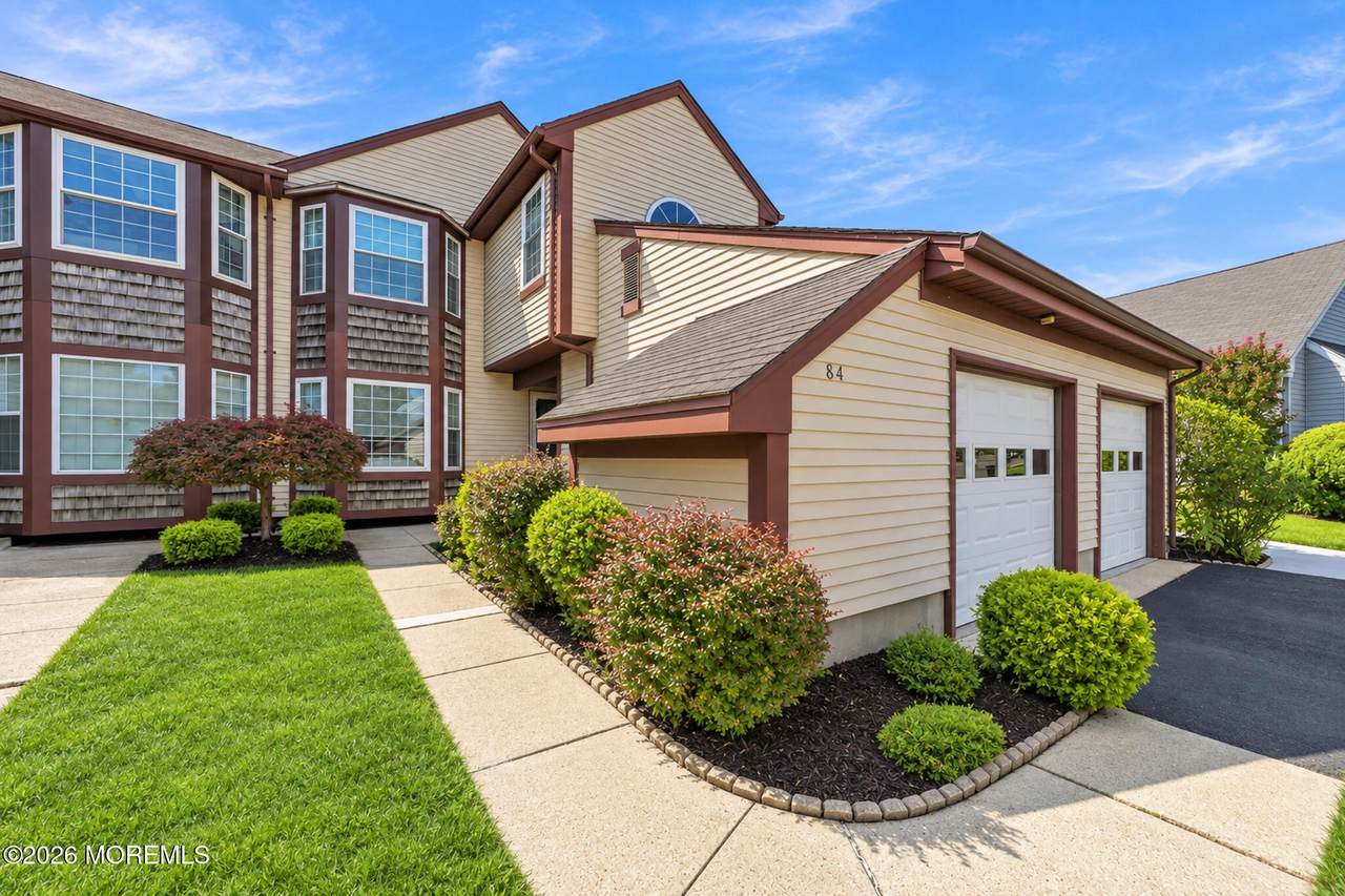 8 Rothwell Drive - Photo 1