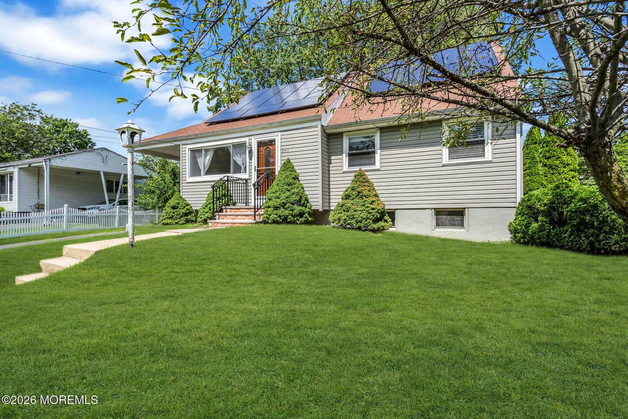 341 Middle Road - Photo 1
