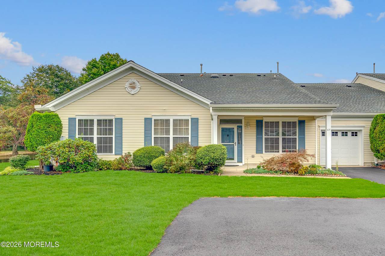 65 Golden Willows Avenue - Photo 1
