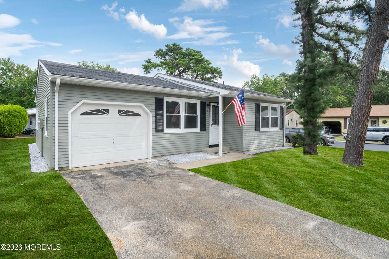 18 Chestnut Avenue - Photo 1