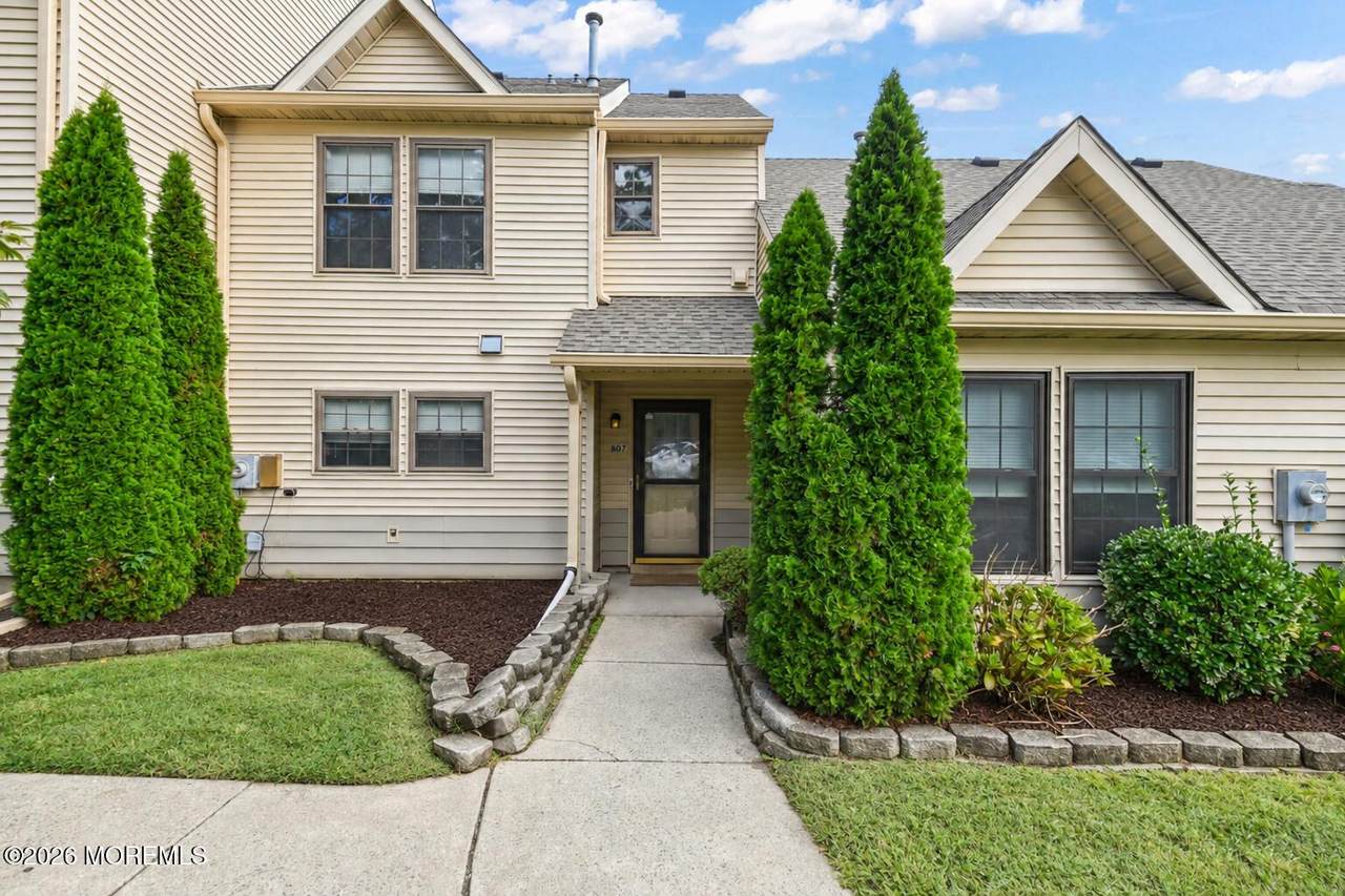 807 Ivy Court - Photo 1