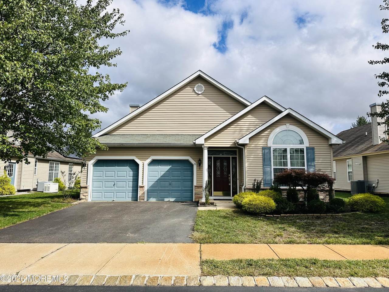 10 Woodview Drive - Photo 1