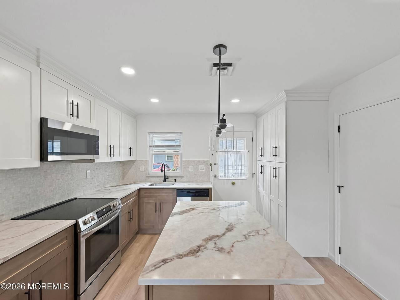 569A Sheffield Court - Photo 1