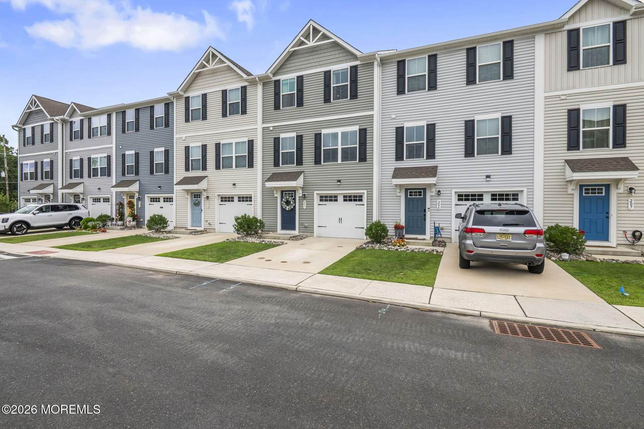 205 Cyprus Court - Photo 1