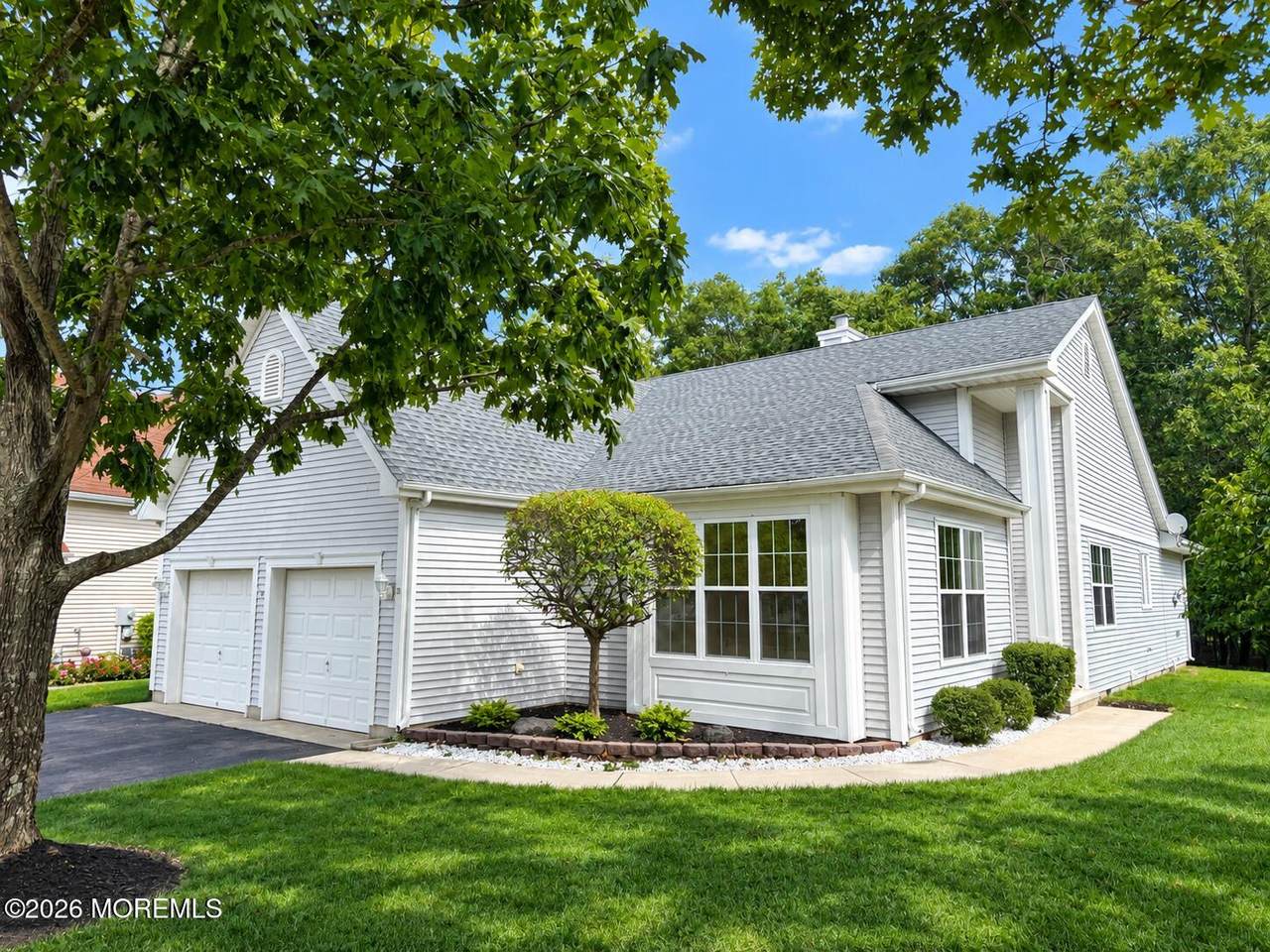 33 Valley Stream Place - Photo 1
