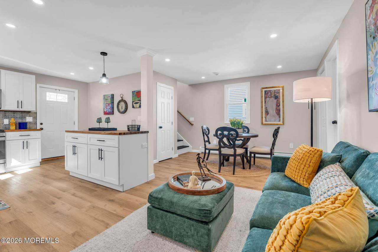 282 Carr Avenue - Photo 1