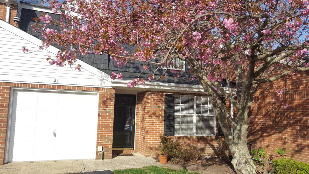 21 Magnolia Drive - Photo 1