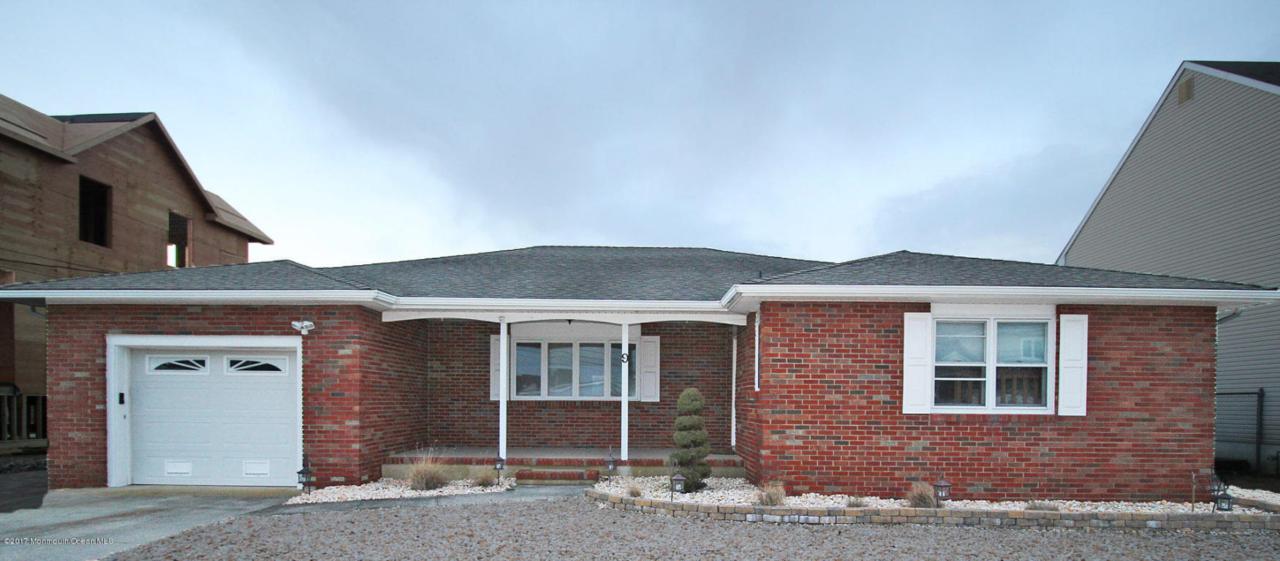9 Lagoon Drive - Photo 1