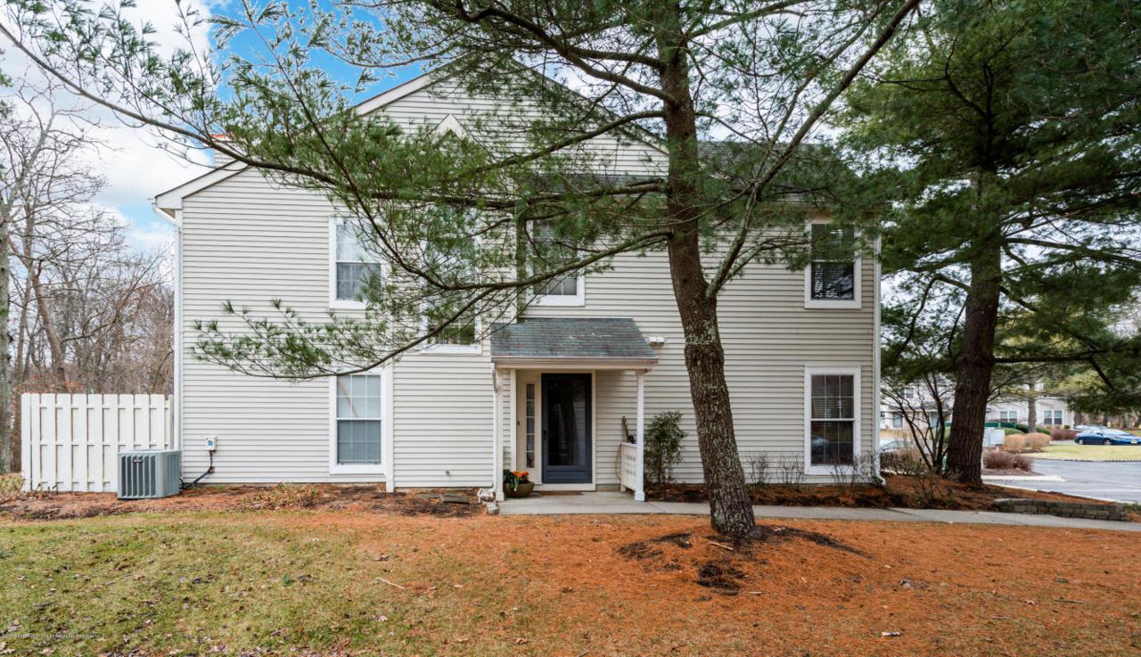 493 Cottonwood Court - Photo 1
