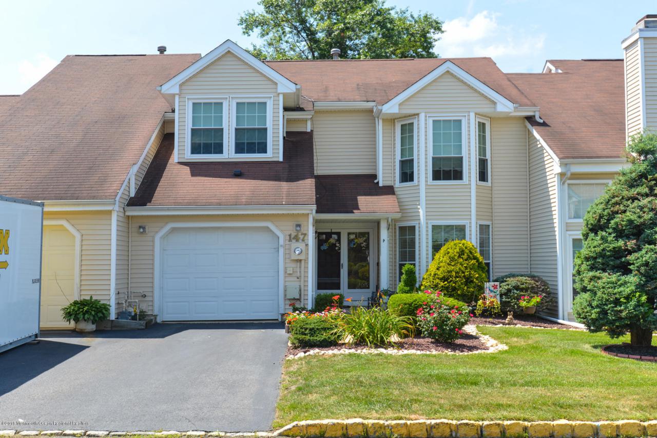 147 Primrose Lane - Photo 1