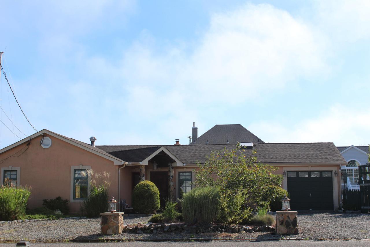 240 Sandlewood Drive - Photo 1
