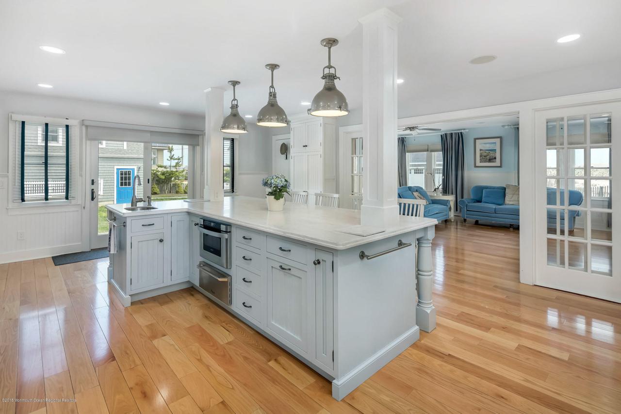 242 East Avenue - Photo 1