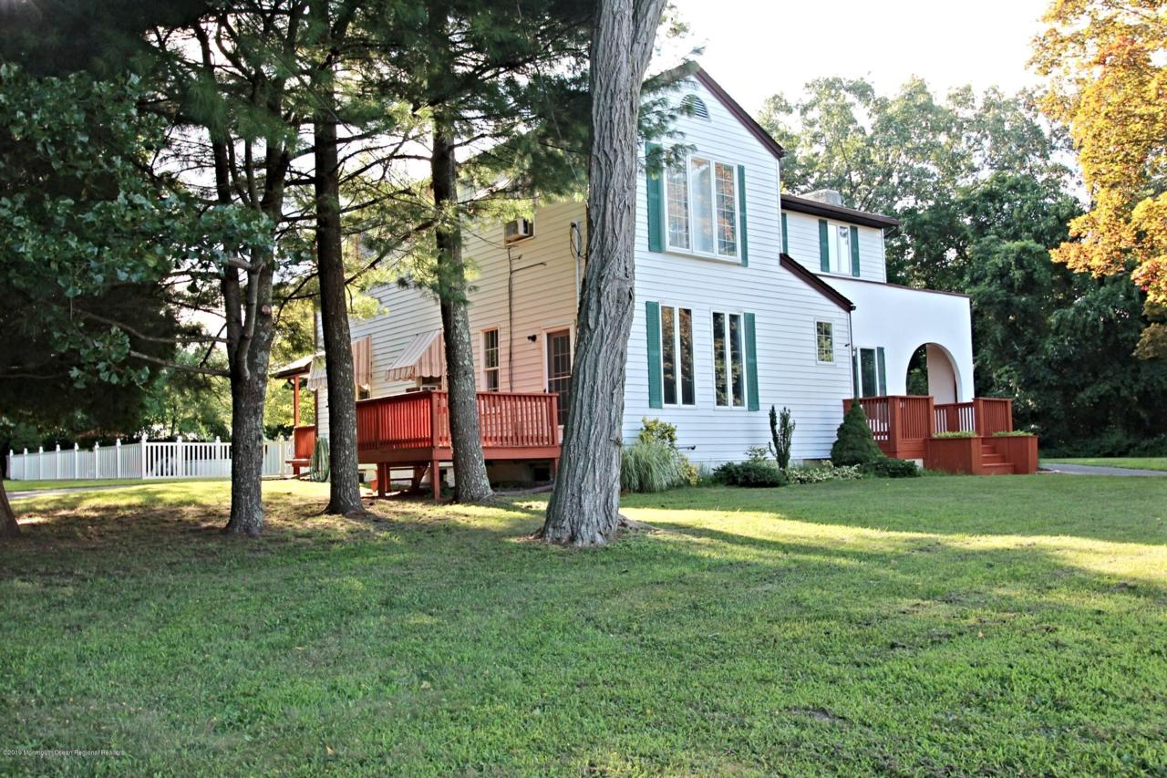 306 Grand Central Parkway - Photo 1