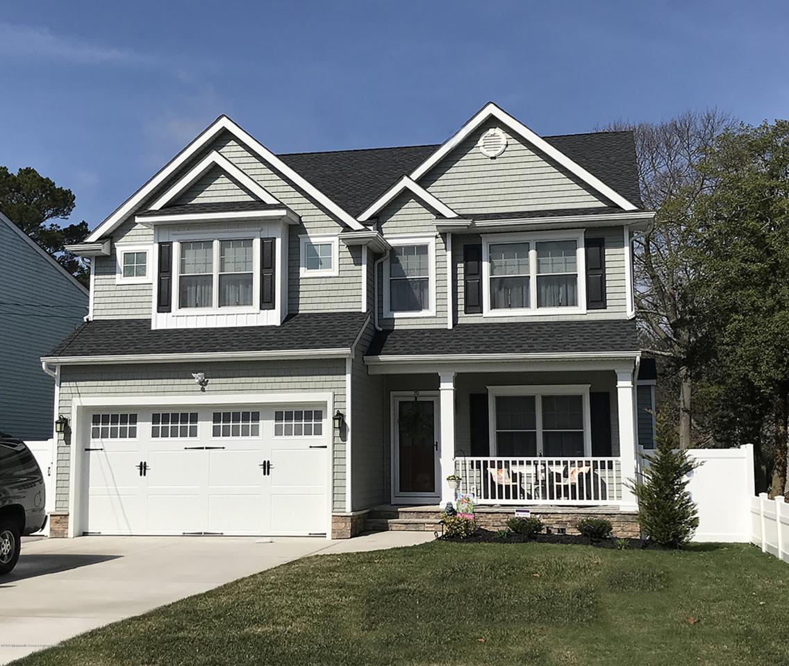 1114 Morris Avenue - Photo 1