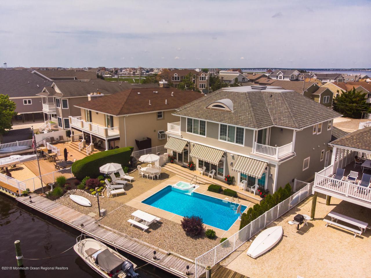 110 Dickman Drive - Photo 1
