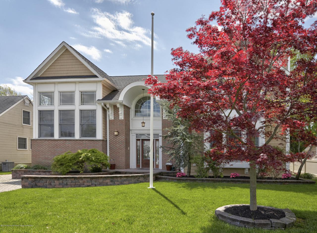 2423 Hamilton Avenue - Photo 1