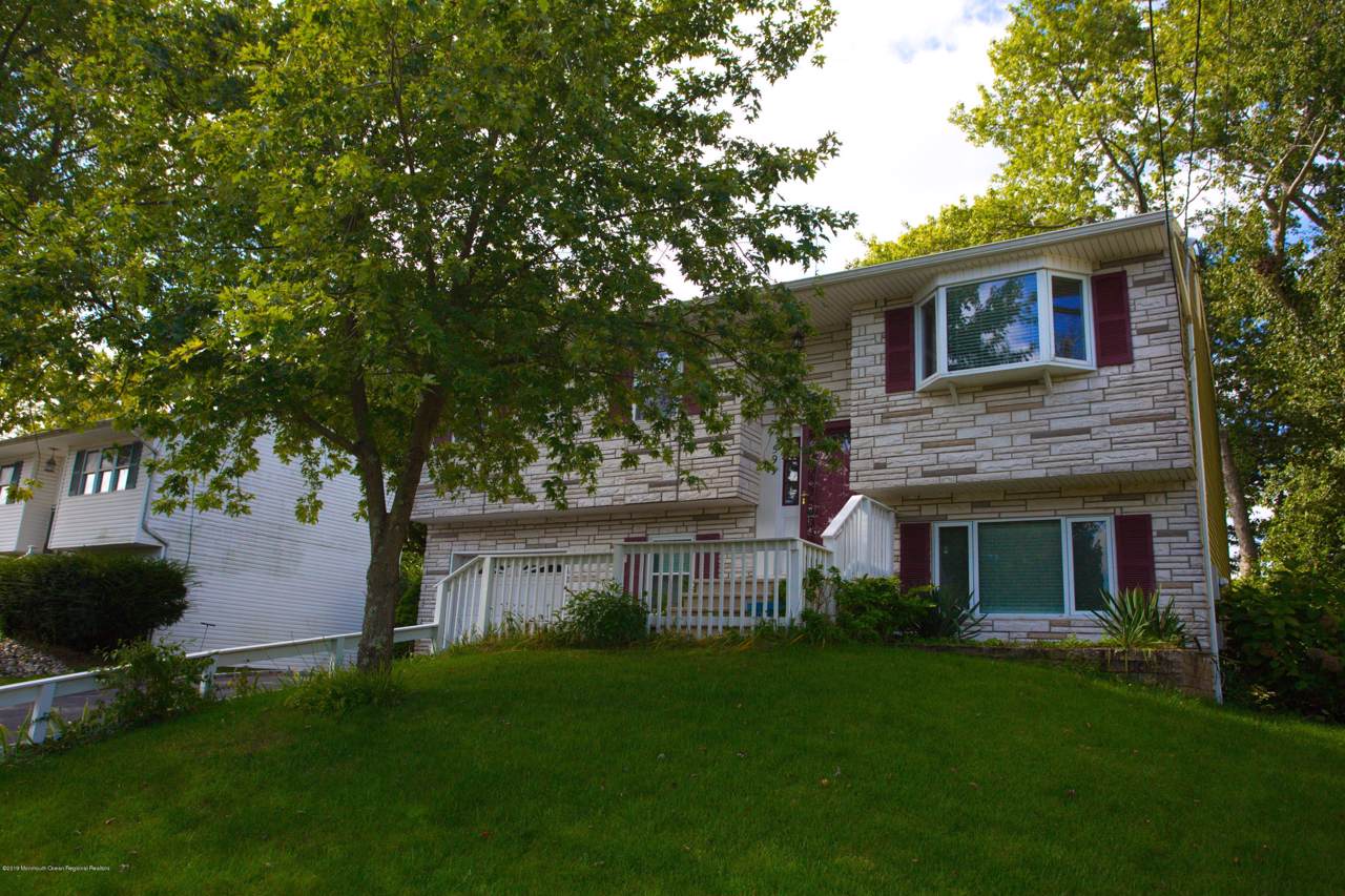 599 Karen Lane - Photo 1