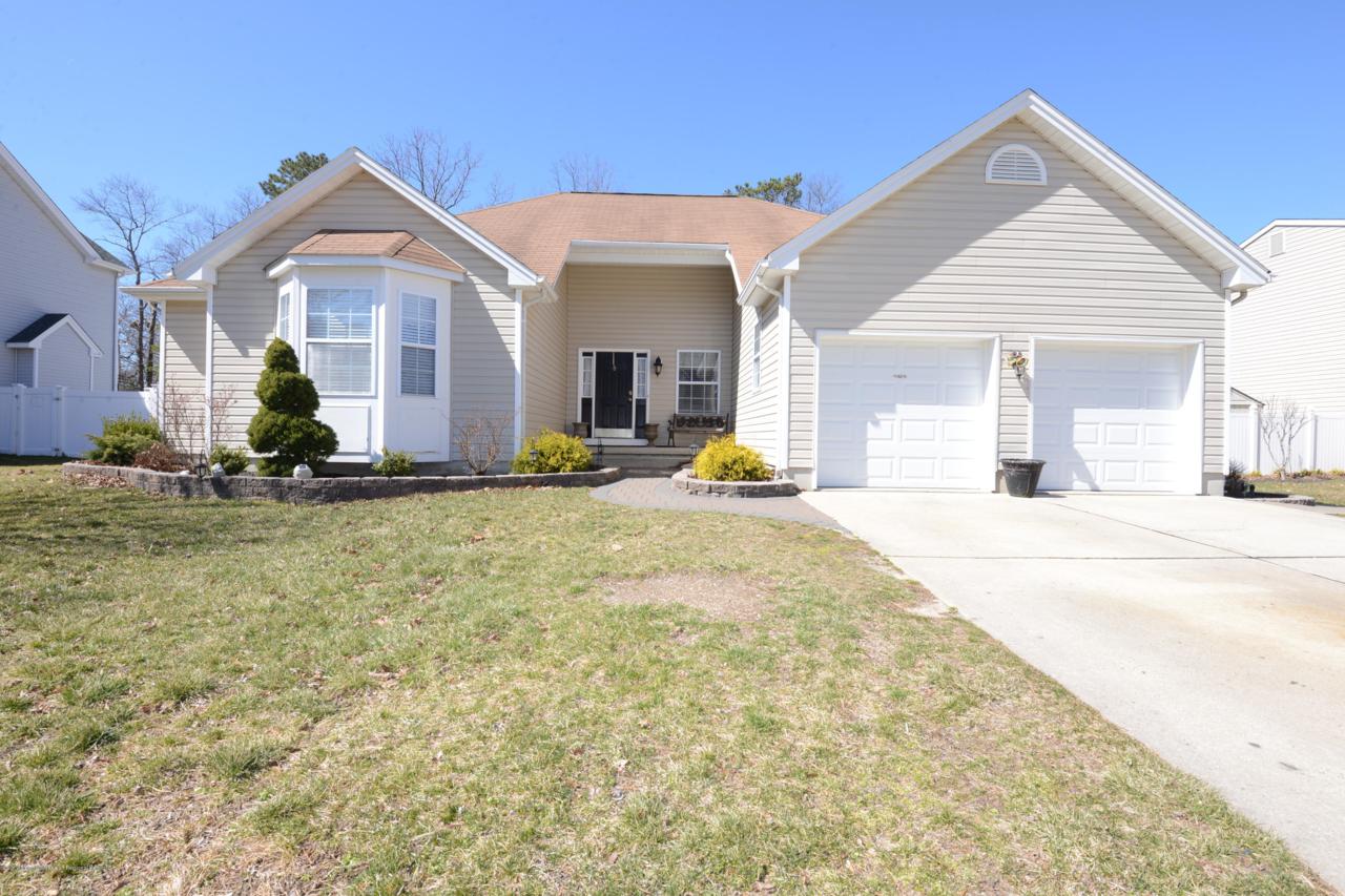 4 Brentwood Drive - Photo 1