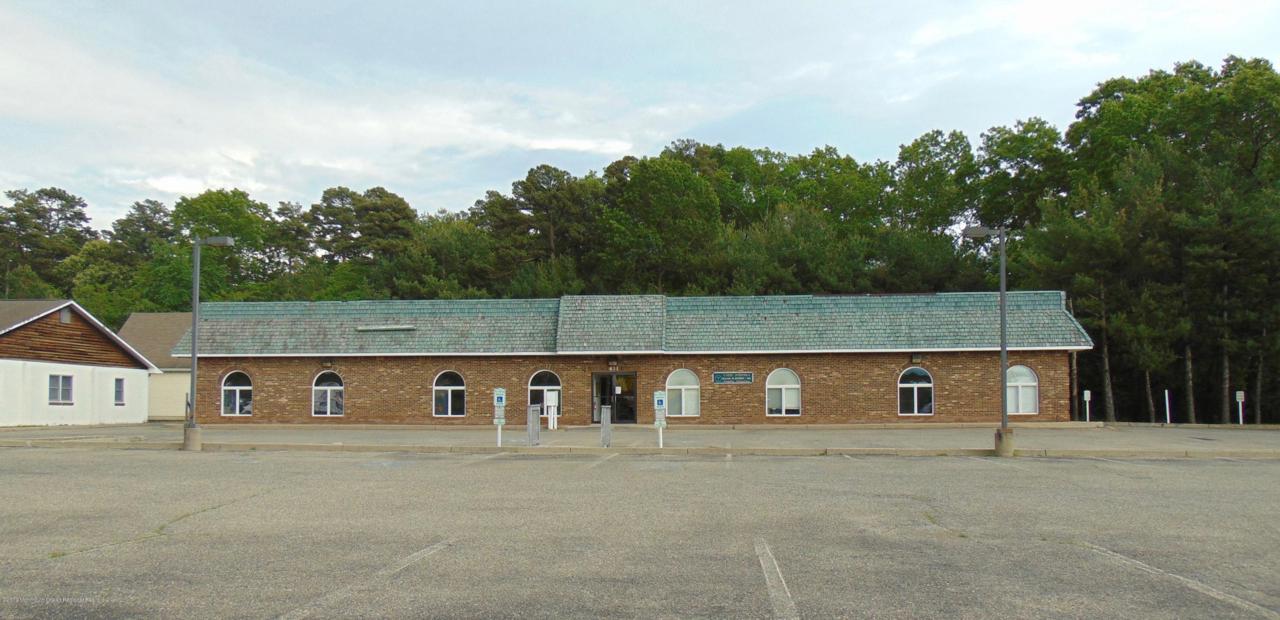 411 Main Street - Photo 1
