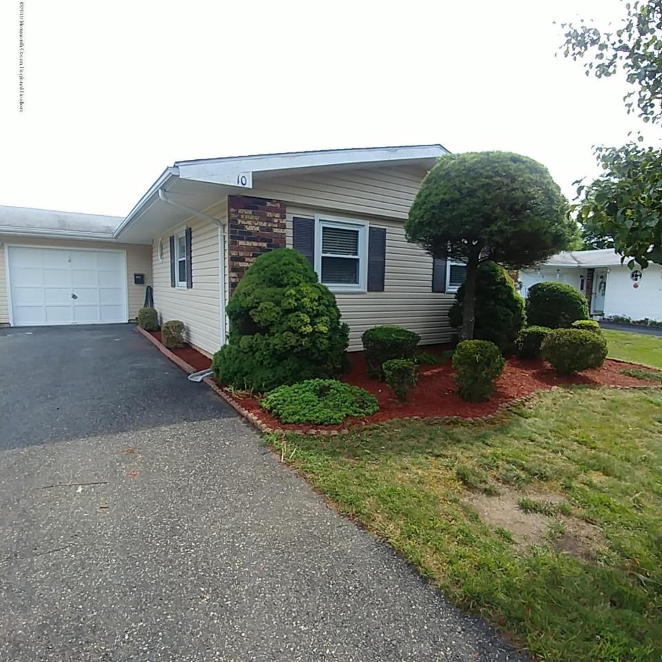 10 Vaughn Court - Photo 1