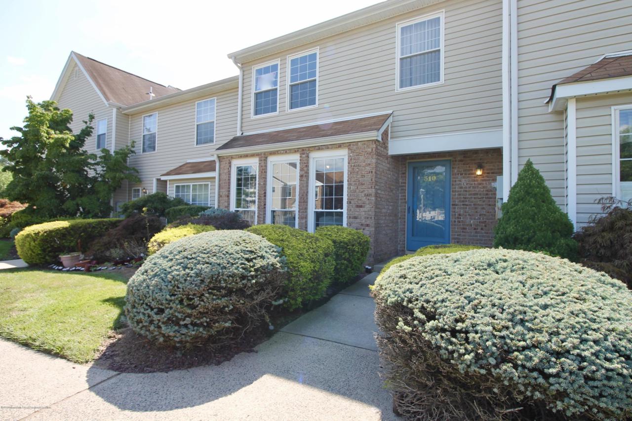 310 Harvard Place - Photo 1