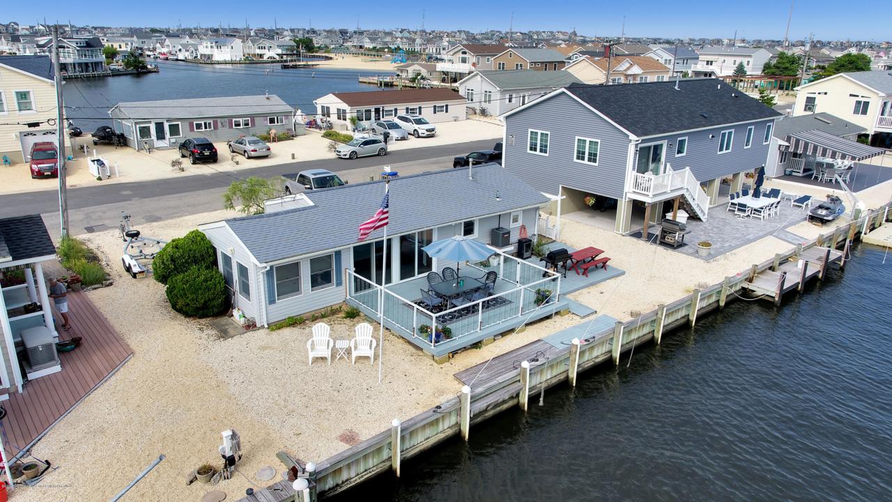 229 Sailfish Way - Photo 1
