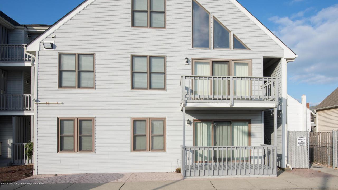 42 Hamilton Avenue - Photo 1