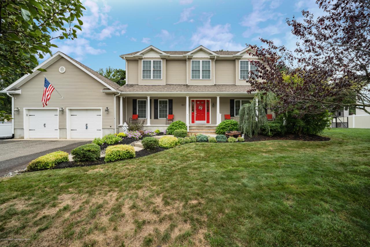 421 Downing Avenue - Photo 1