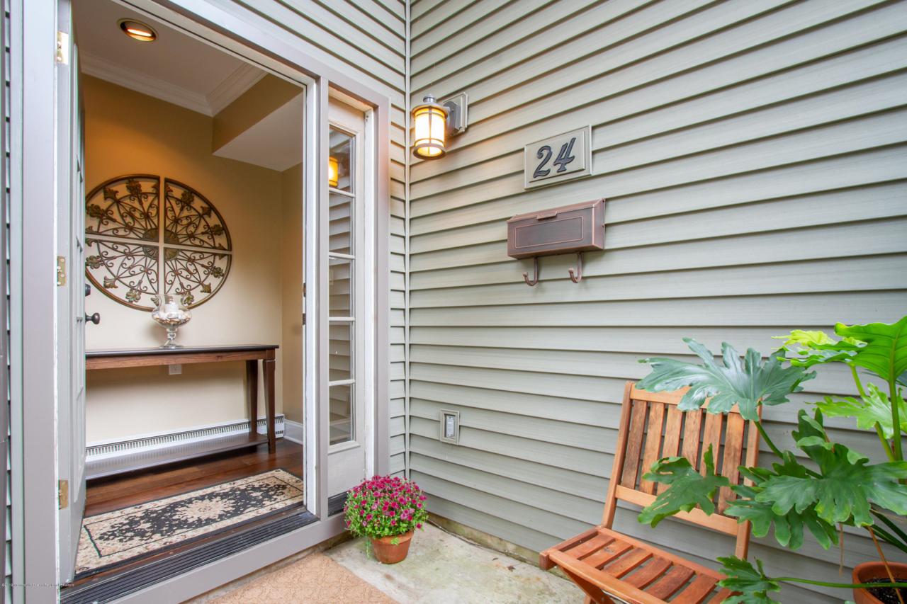 24 Berkshire Court - Photo 1