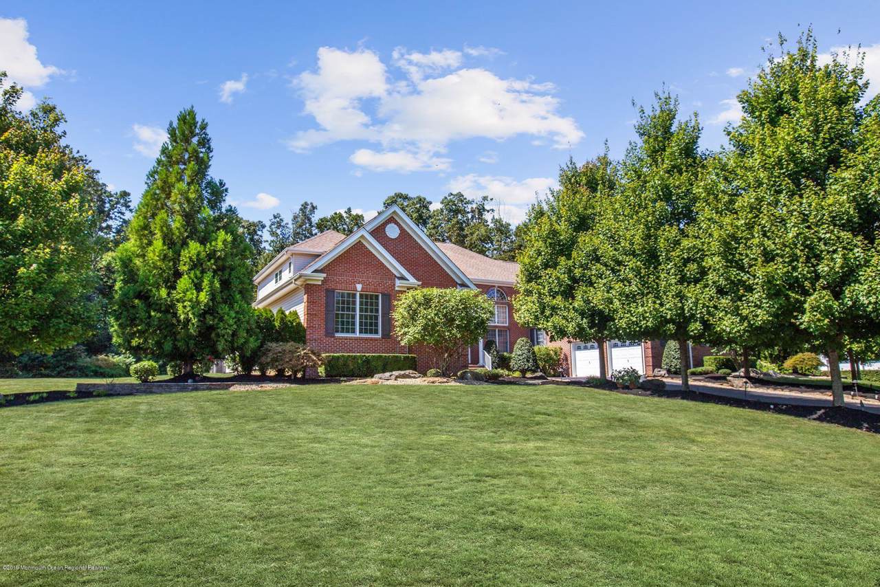 31 Summit Drive - Photo 1