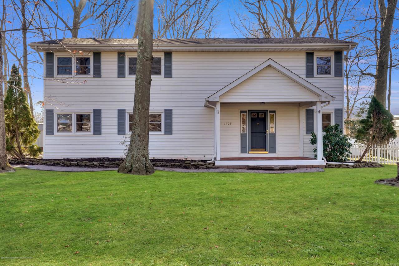 1609 Shady Lane - Photo 1