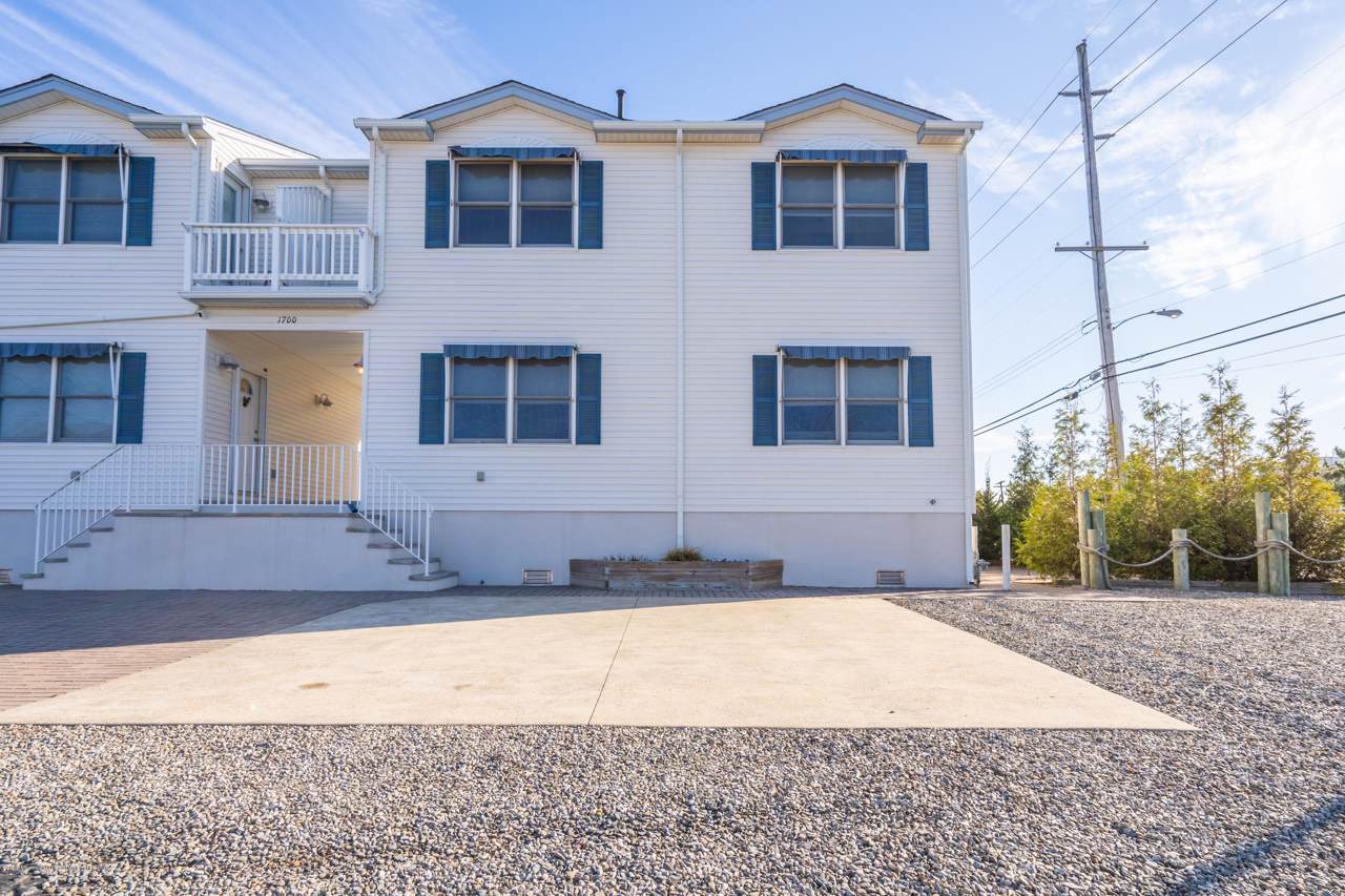 1700 Washington Avenue - Photo 1