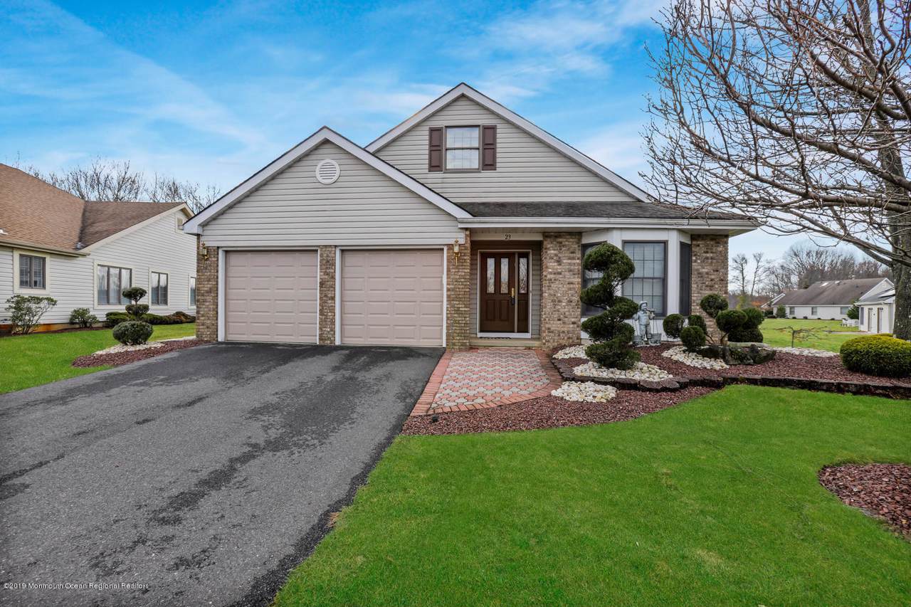 23 Hampton Drive - Photo 1