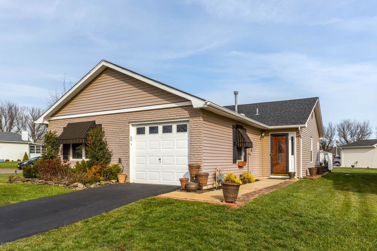 18 Mansfield Drive - Photo 1