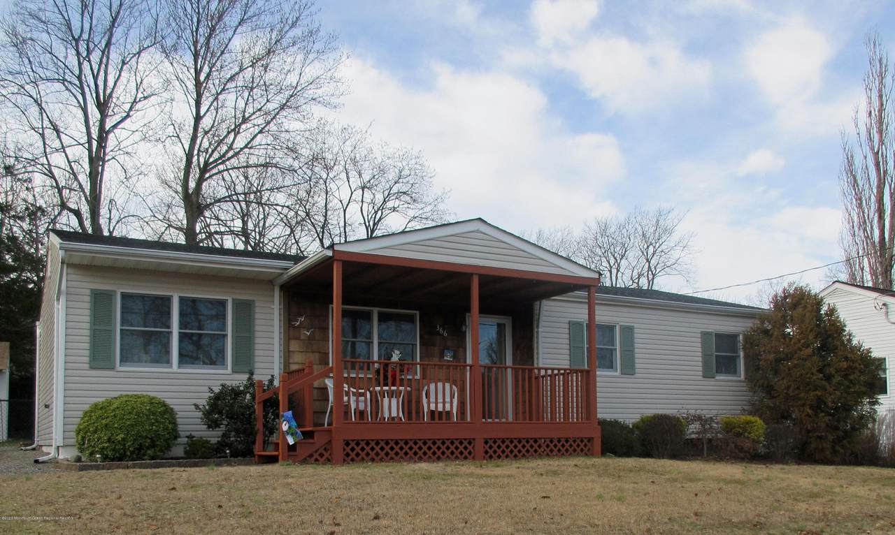366 Essex Drive - Photo 1