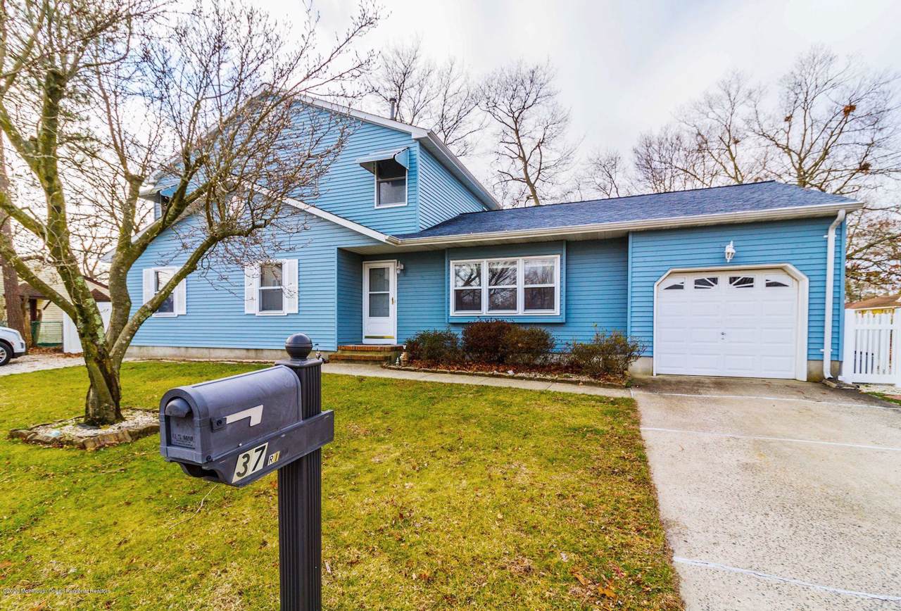 37 Oak Street - Photo 1