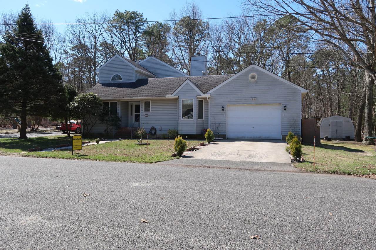 528 Brown Avenue - Photo 1