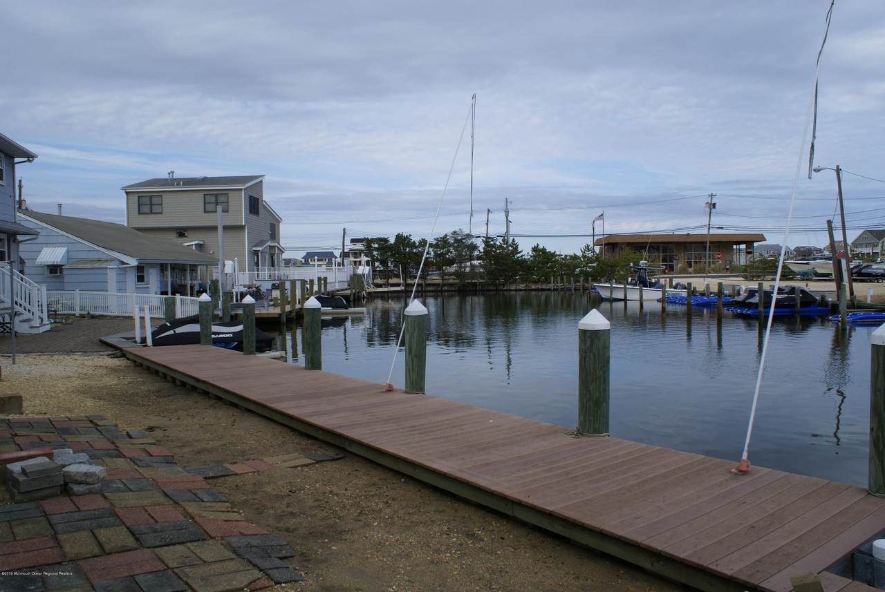 311 Venice Drive - Photo 1
