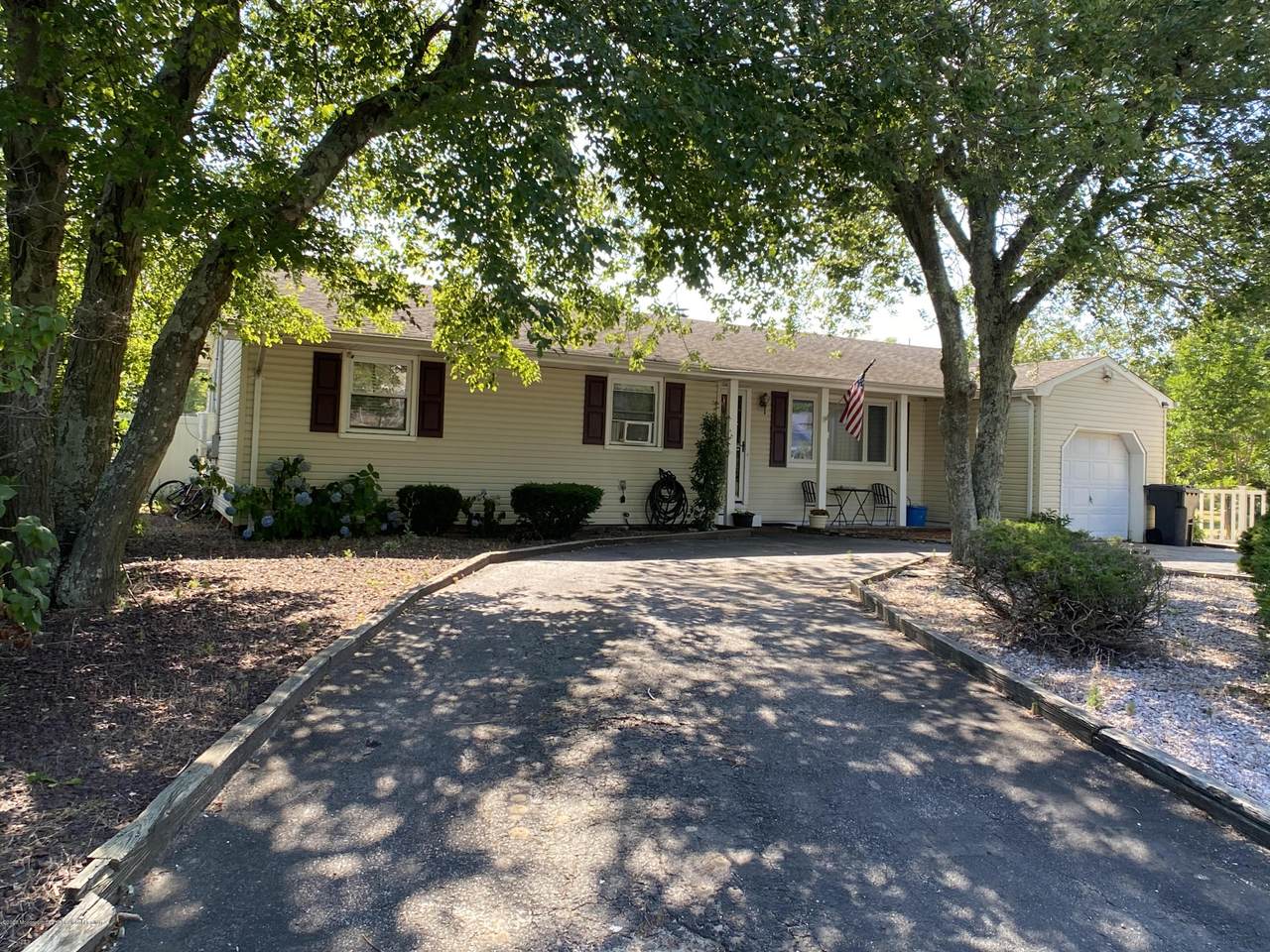 129 Shore Drive - Photo 1