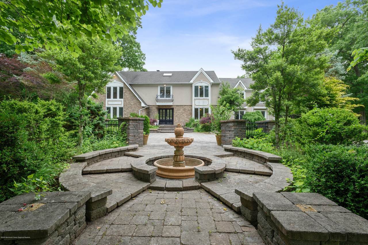 726 Woodchuck Lane - Photo 1