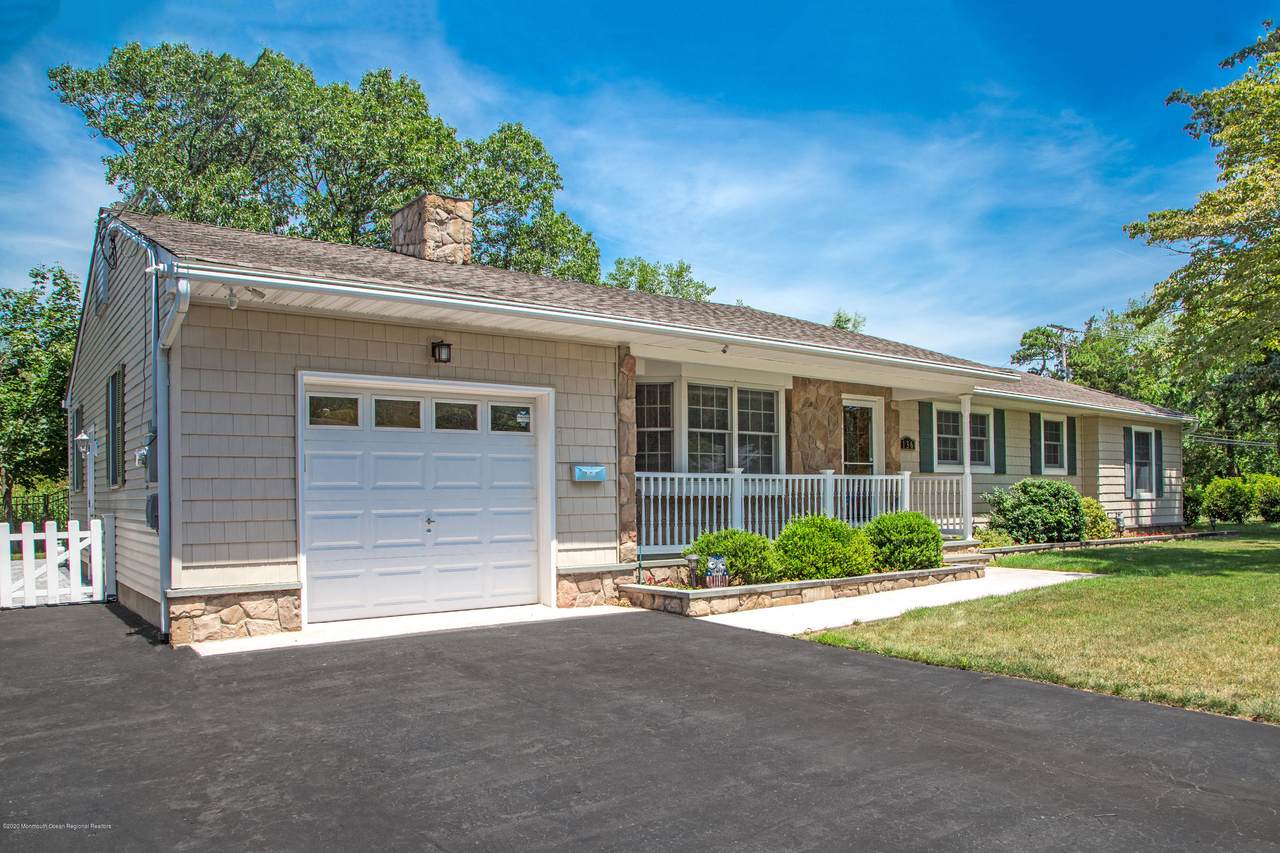 136 Walter Road - Photo 1