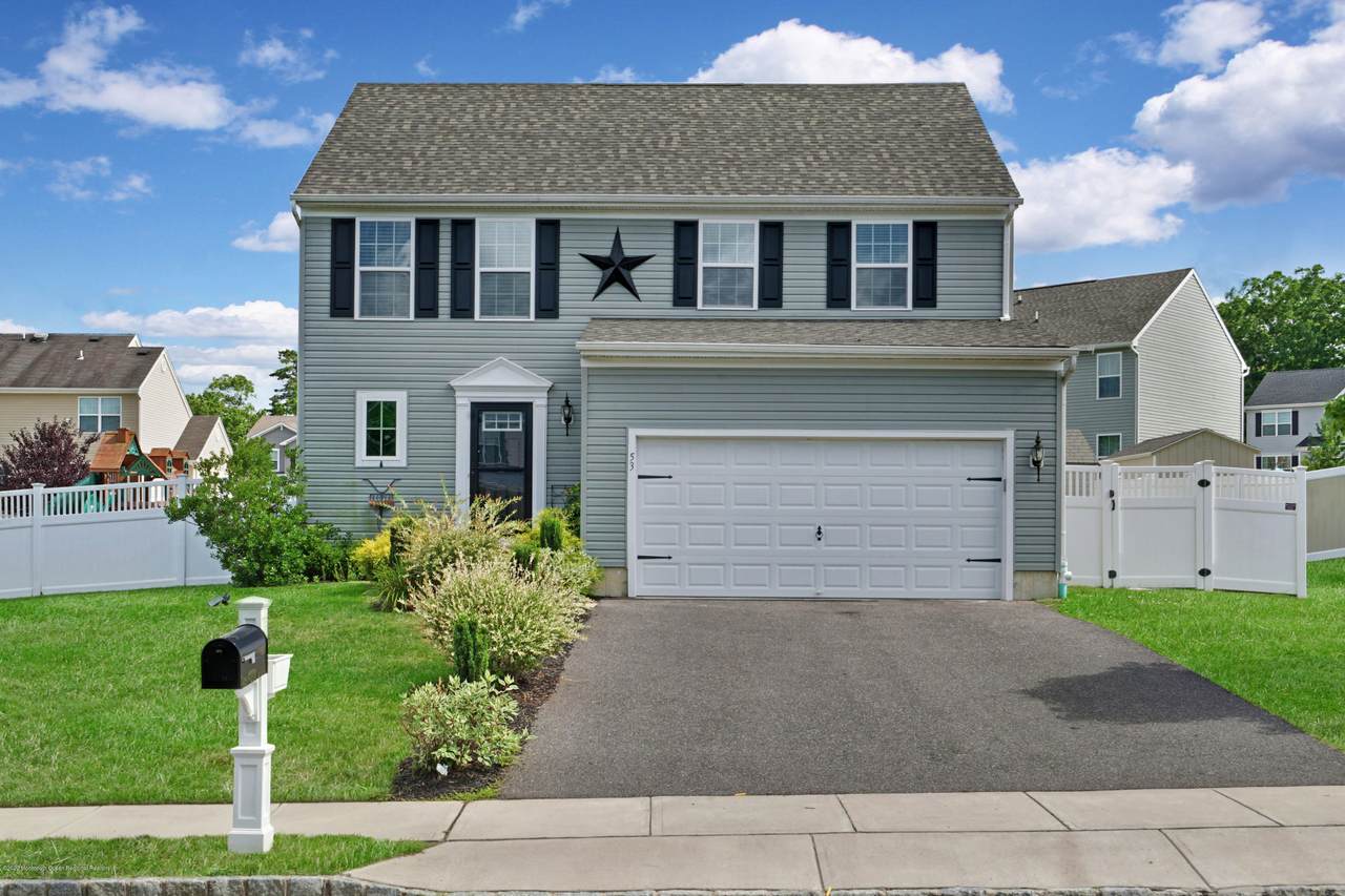 53 Fawcett Boulevard - Photo 1