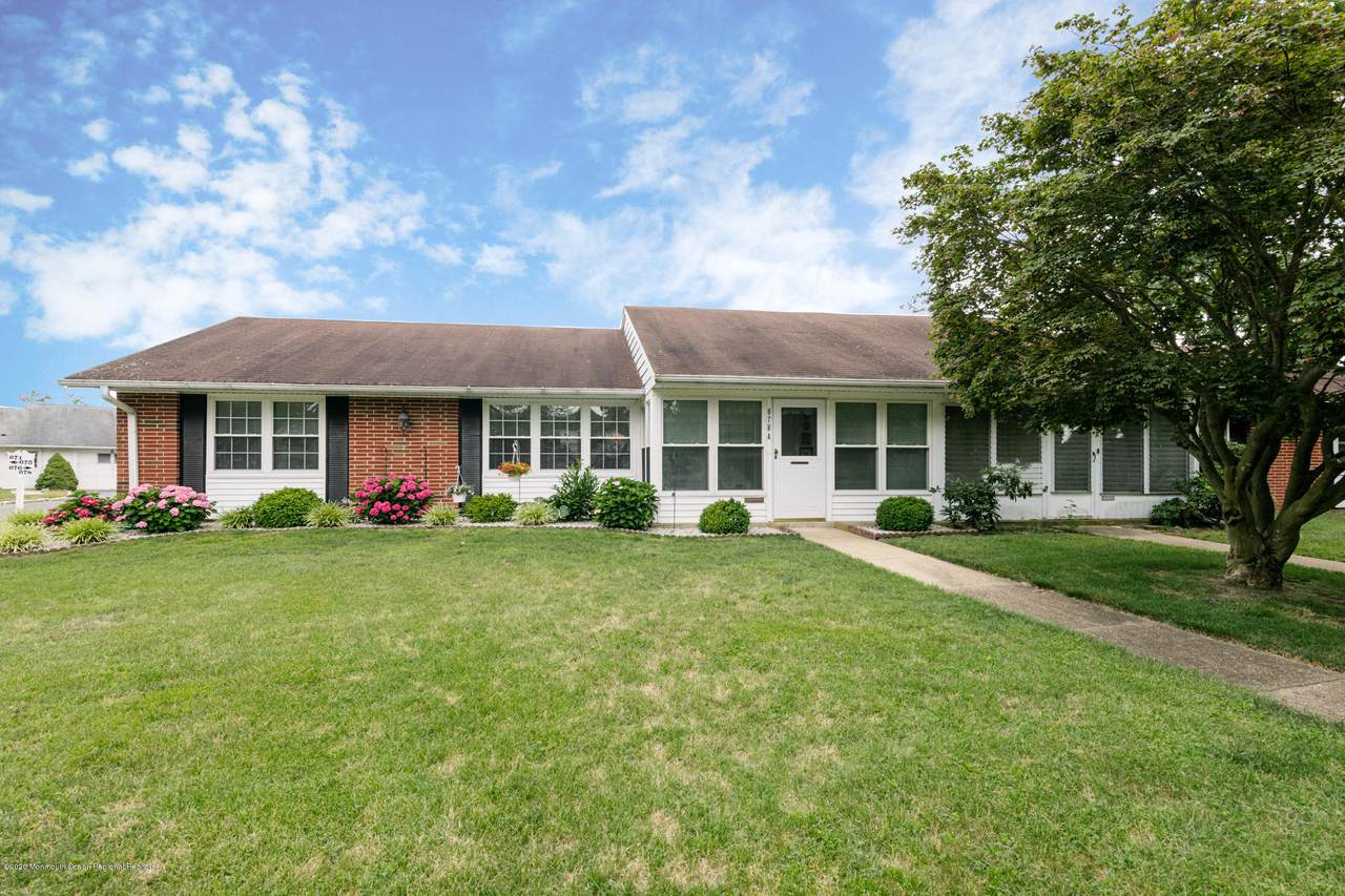 678A New Castle Court - Photo 1