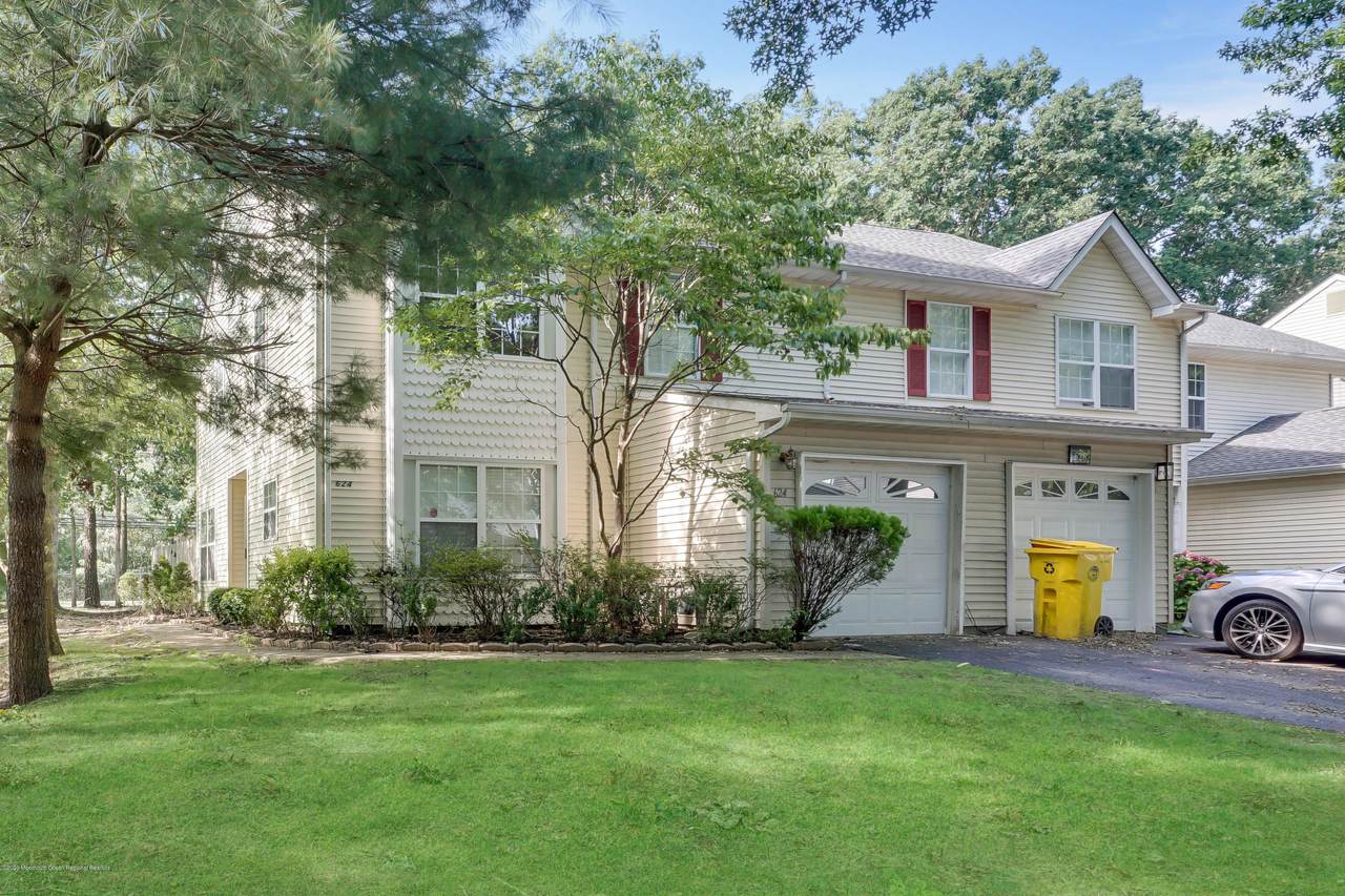 624 Patriots Way - Photo 1